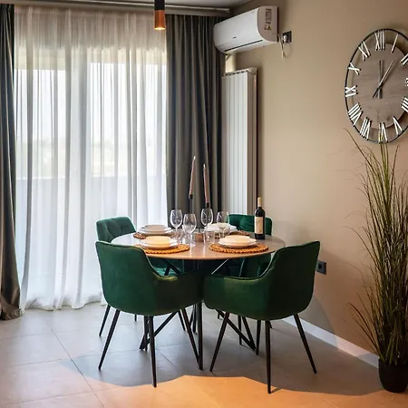 Topaz 54 In Odyssey Spa&pool-parking مامايا