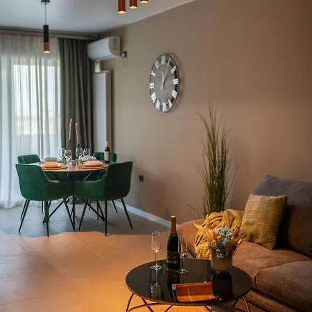 Topaz 54 In Odyssey Spa&pool-parking